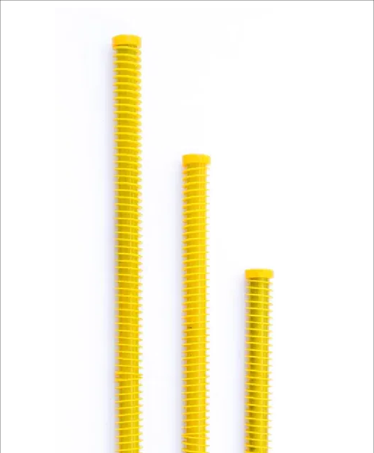 Zestaw trzech wałków spiralnych o&nbsp;różnych długościach, stosowanych w&nbsp;koszach przyjęciowych serii RH